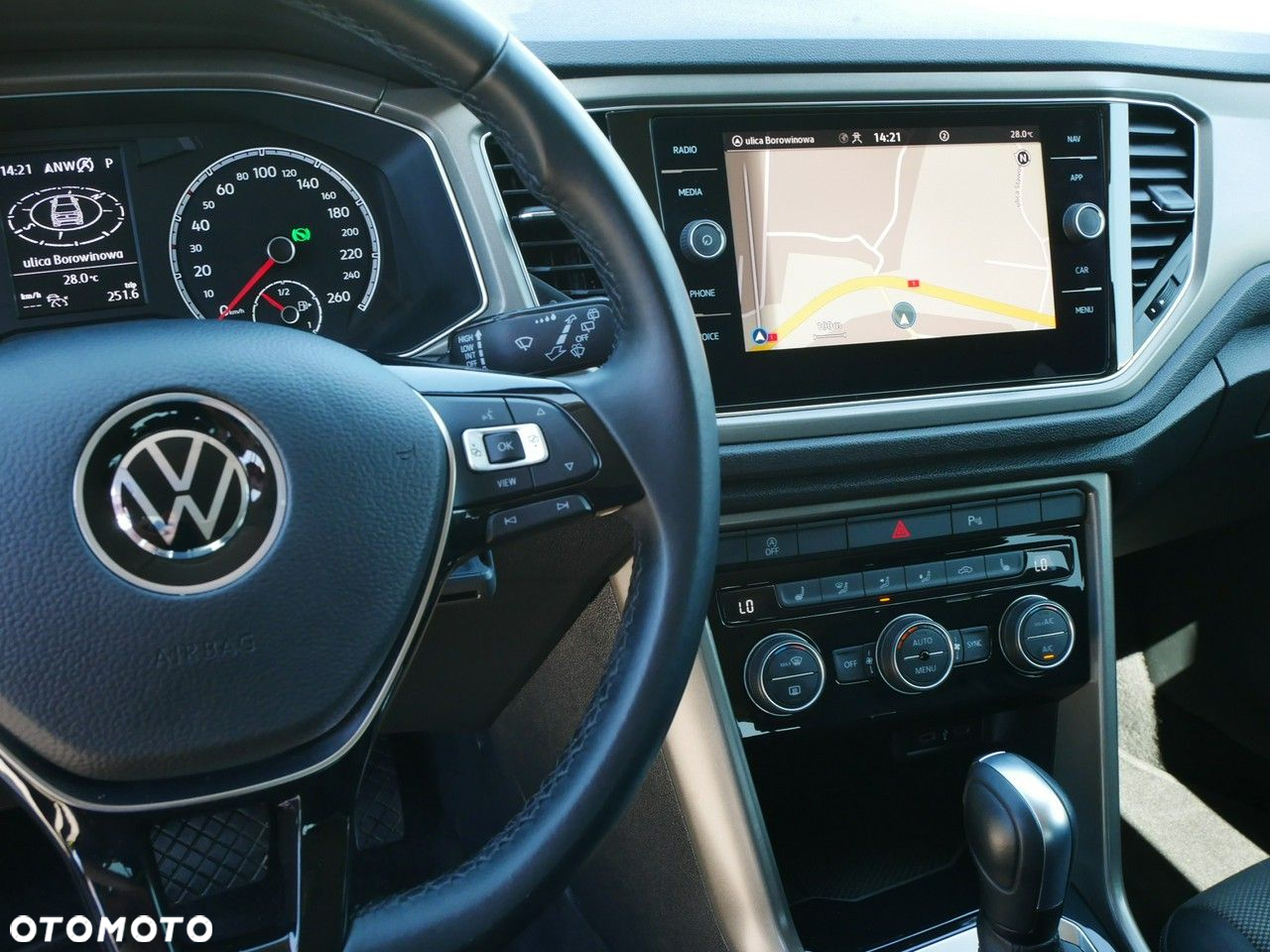Volkswagen T-Roc - 15