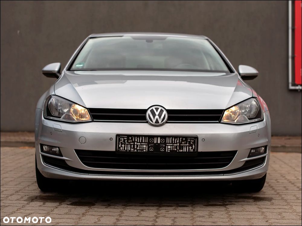 Volkswagen Golf - 2