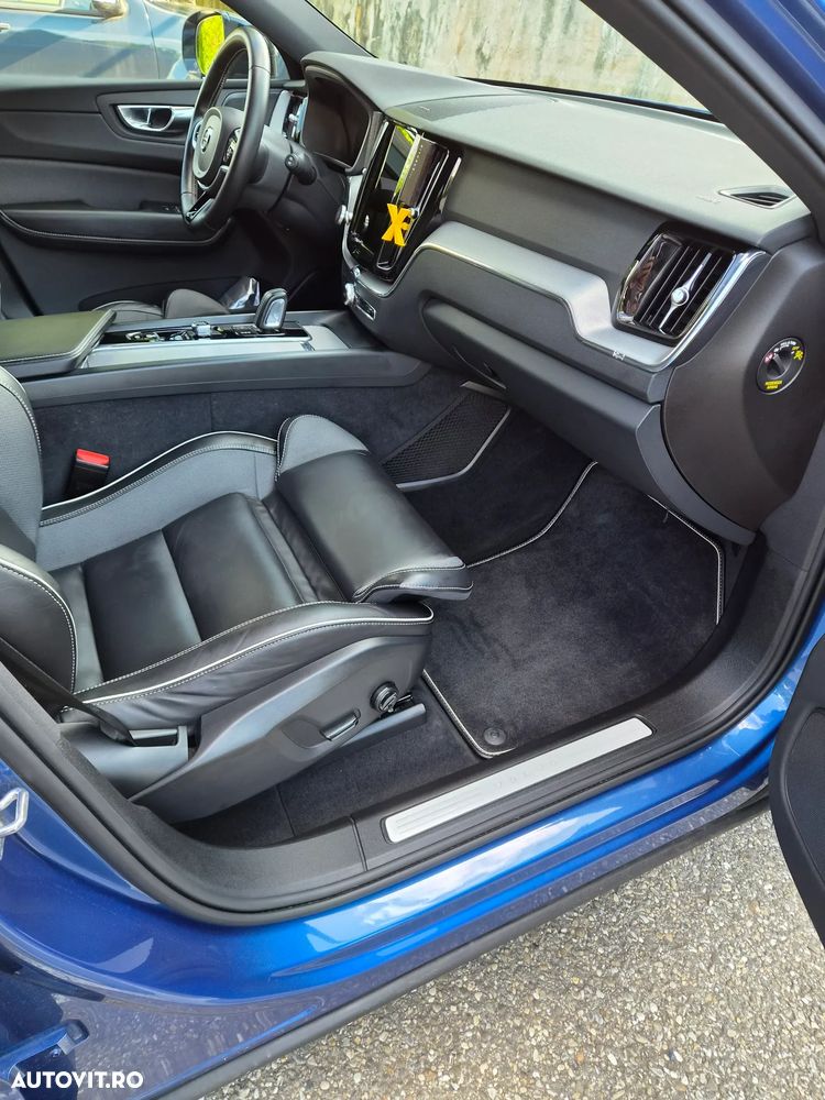 Volvo XC 60 B4 MHEV AT8 AWD R-Design - 16
