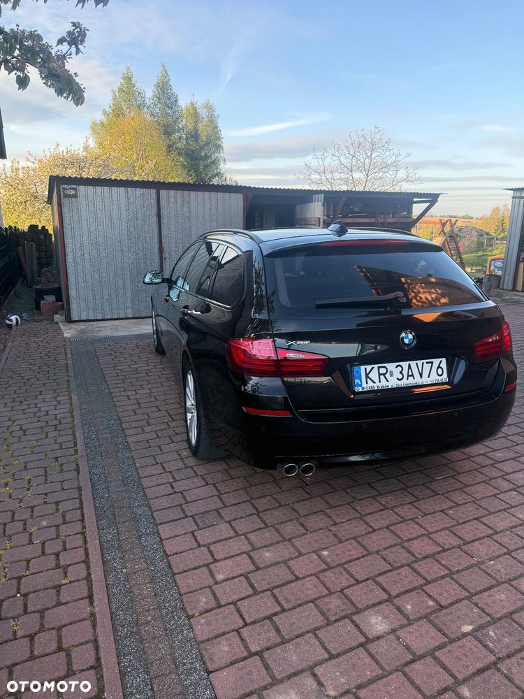 BMW Seria 5 525d xDrive Luxury Line - 11
