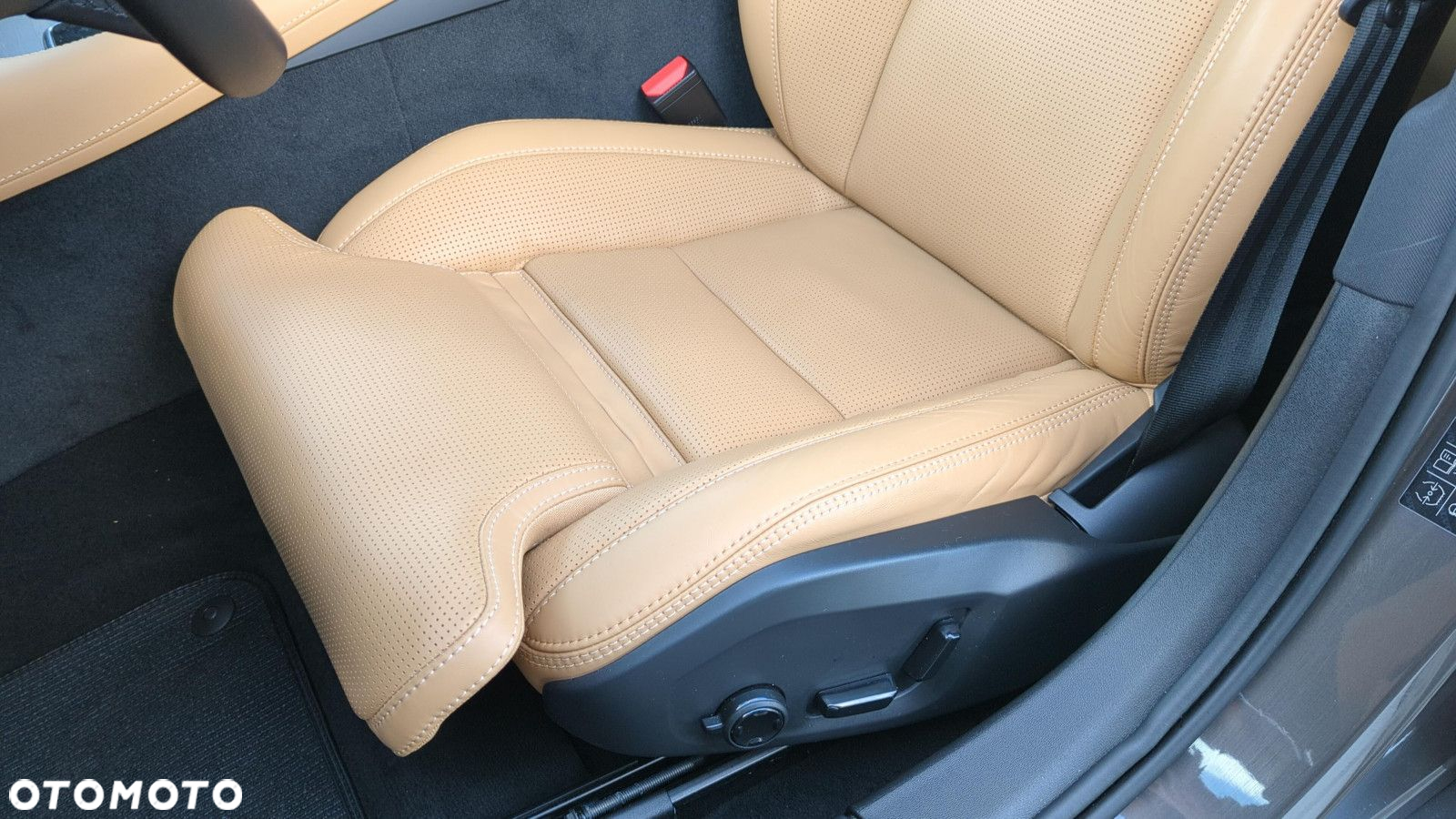 Volvo V90 Cross Country - 12