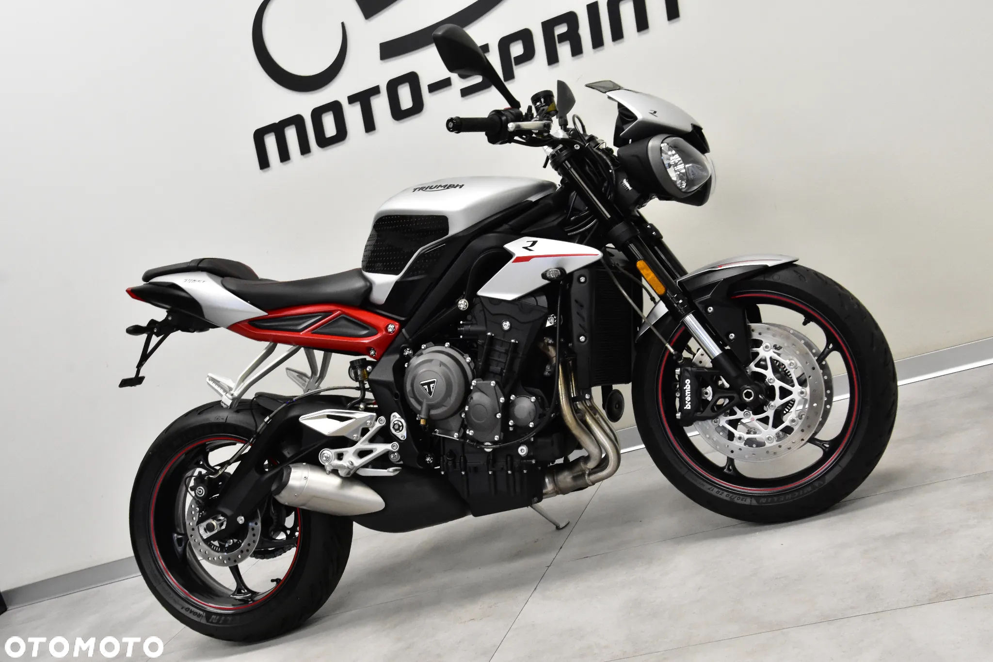 Triumph Street Triple - 7