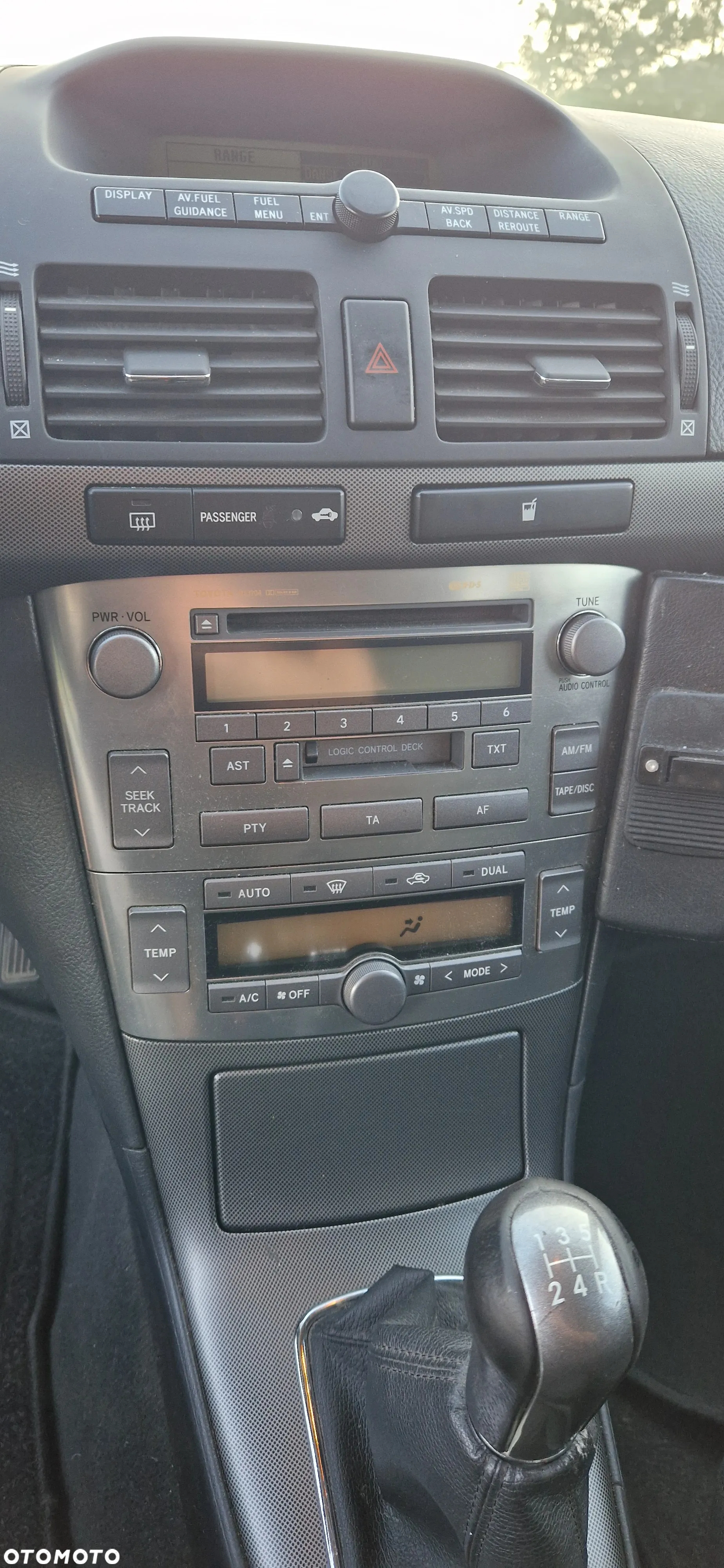 Toyota Avensis - 10