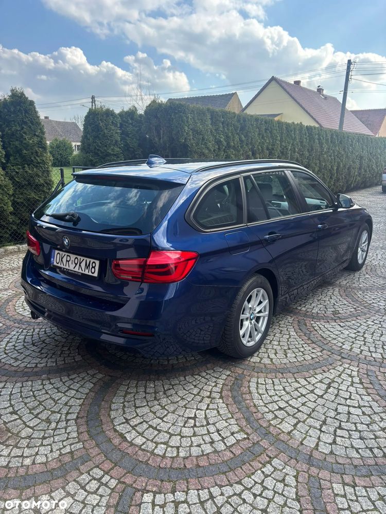 BMW Seria 3 318d - 5