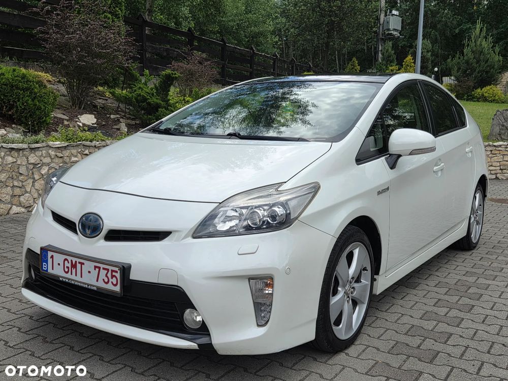 Toyota Prius (Hybrid) Executive - 2