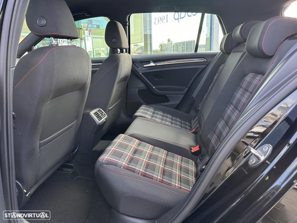 VW Golf 2.0 TSi GTi - 28