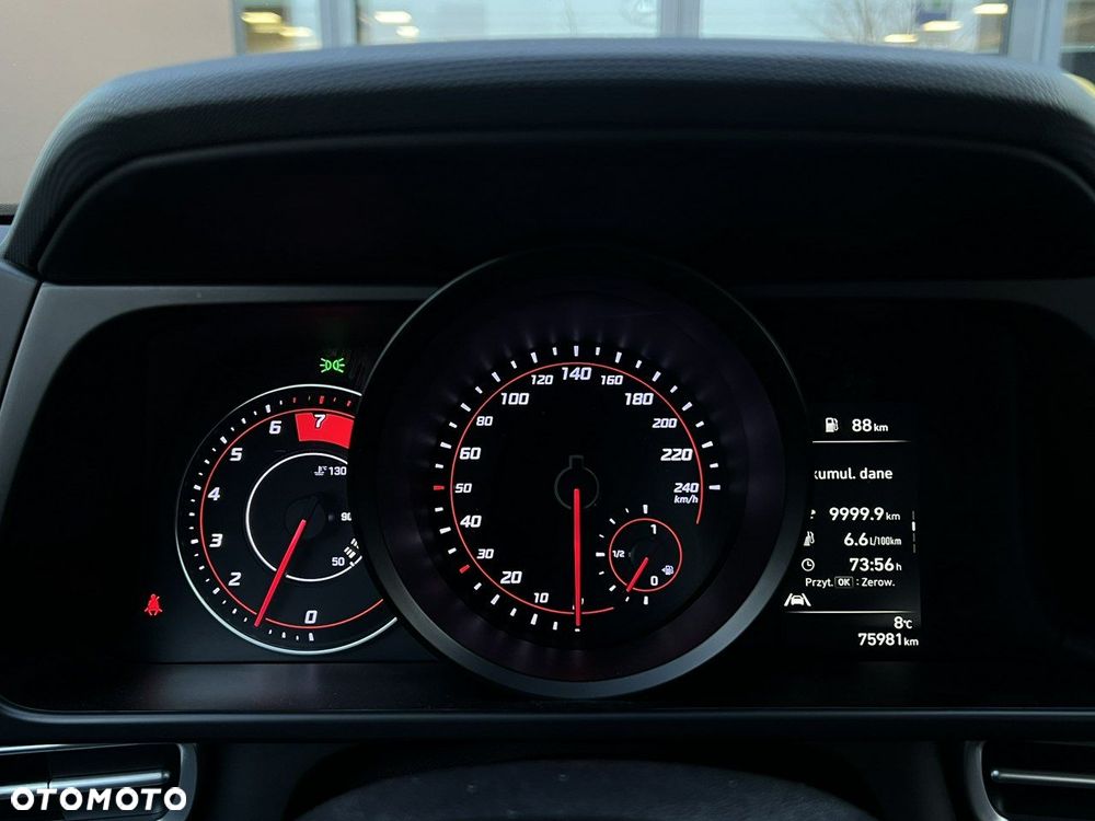 Hyundai Elantra - 20