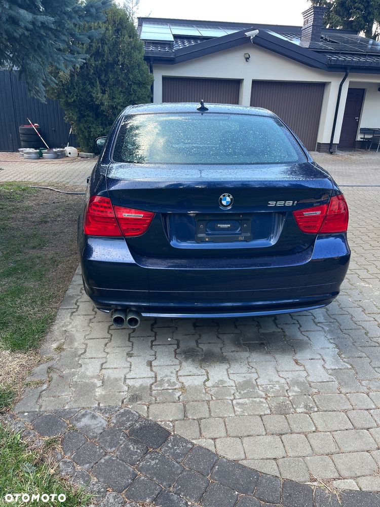 BMW Seria 3 ver-325i-xdrive-edition-exclusive - 4