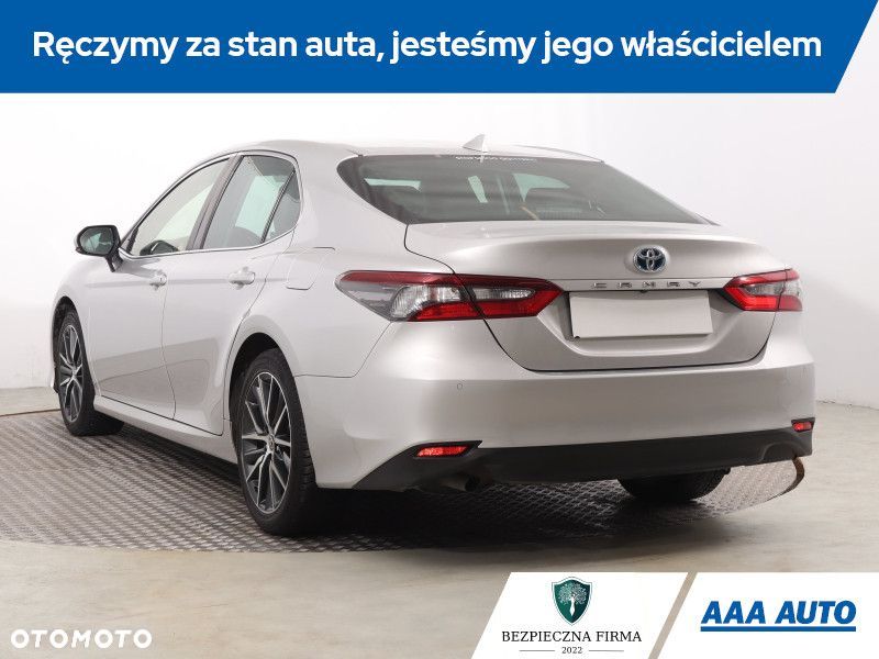 Toyota Camry - 6
