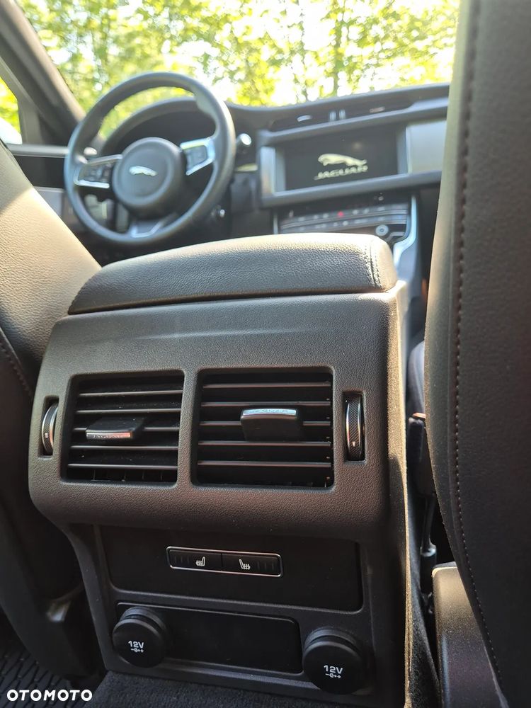 Jaguar XF 2.0 T Prestige - 26