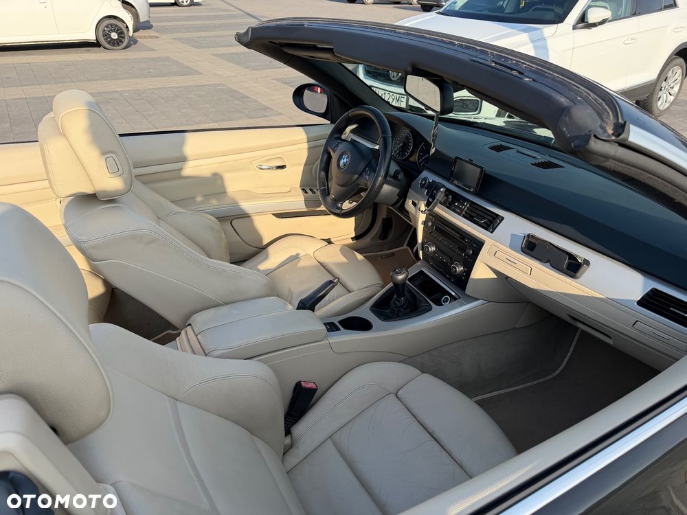 BMW Seria 3 320i - 24