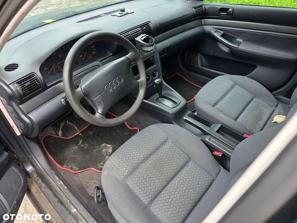 Audi A4 Limousine - 10