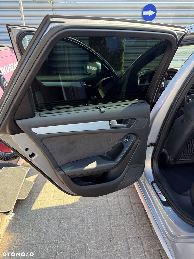 Audi A4 Avant 2.0 TDI DPF quattro S tronic S line Sportpaket - 22