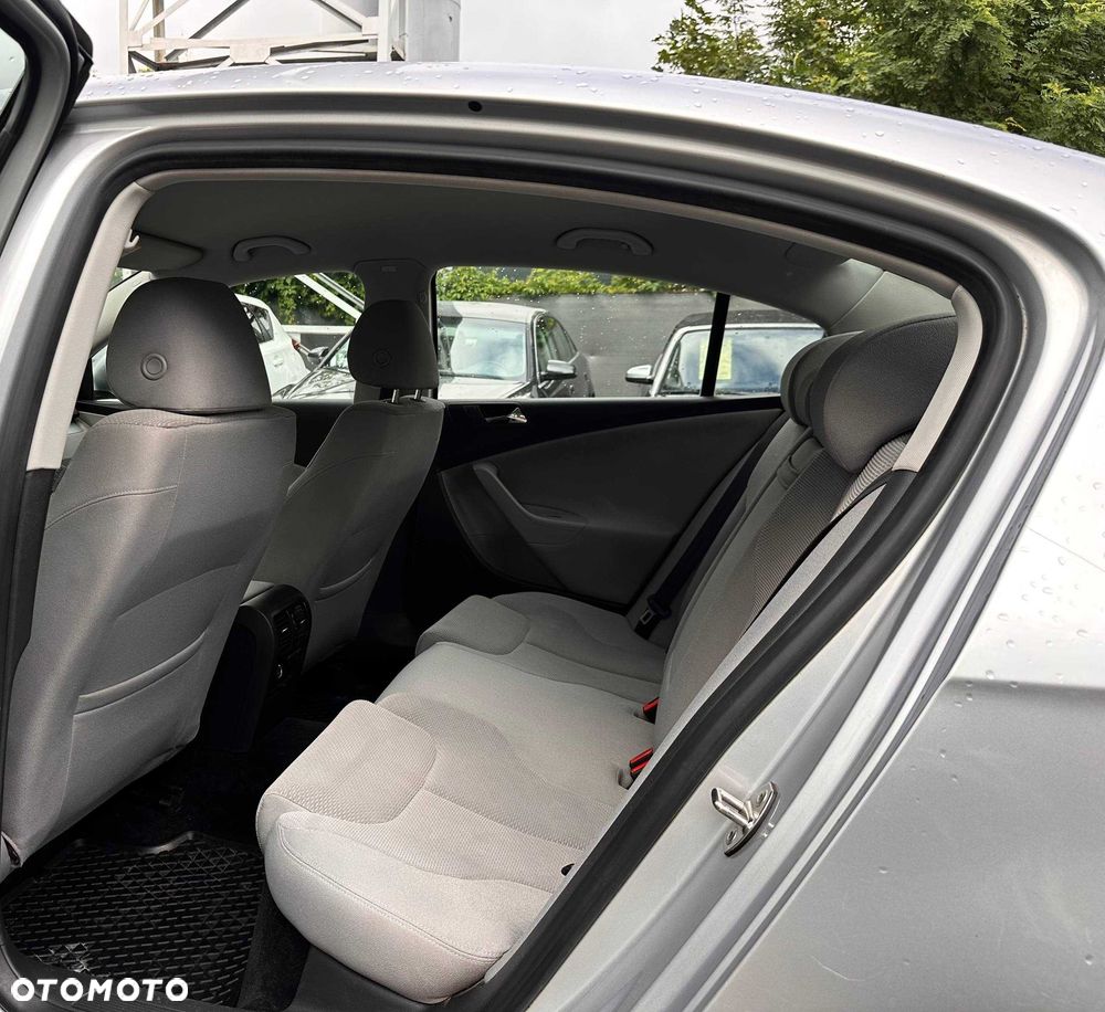 Volkswagen Passat - 7