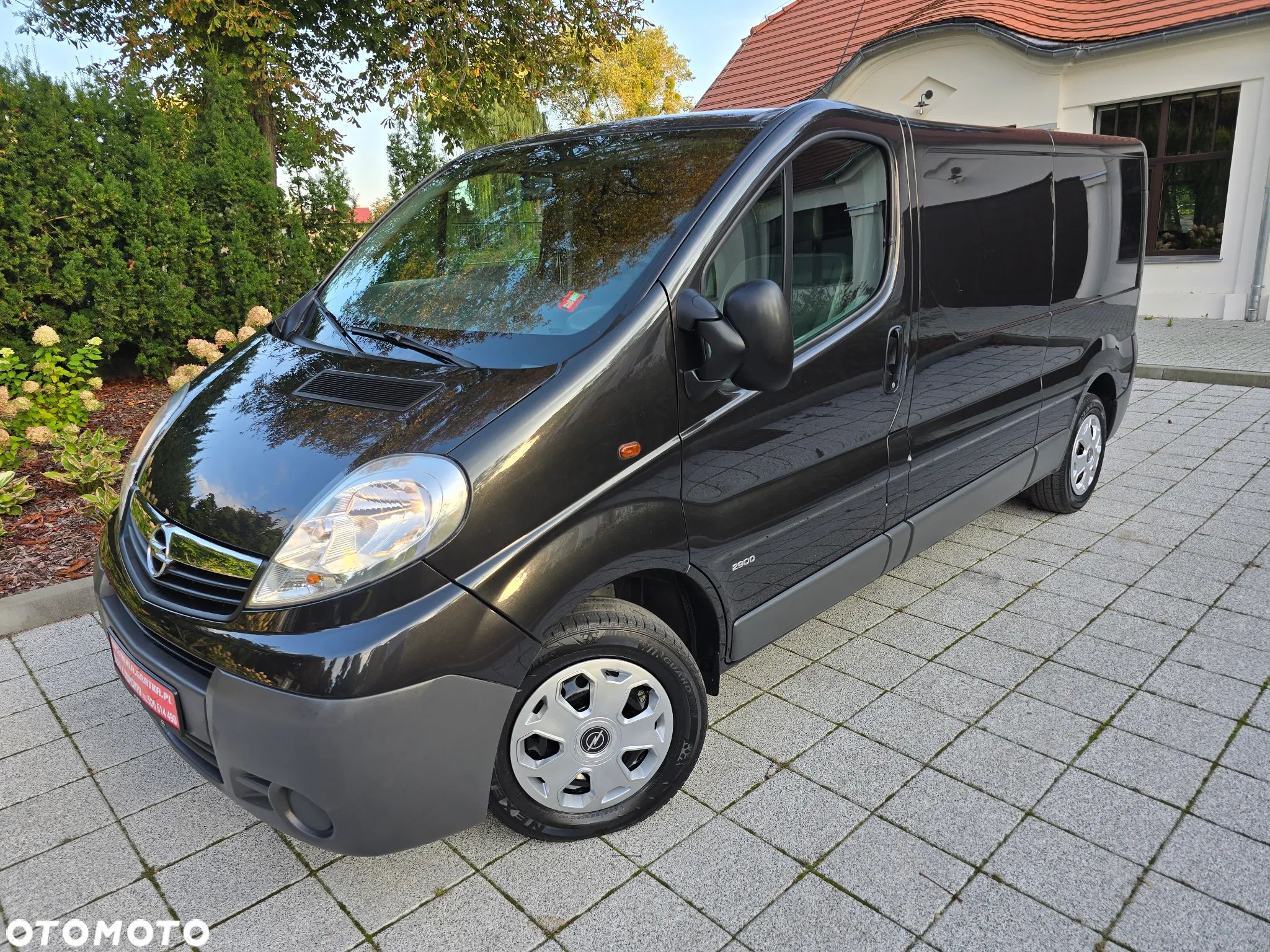 Opel Vivaro - 1