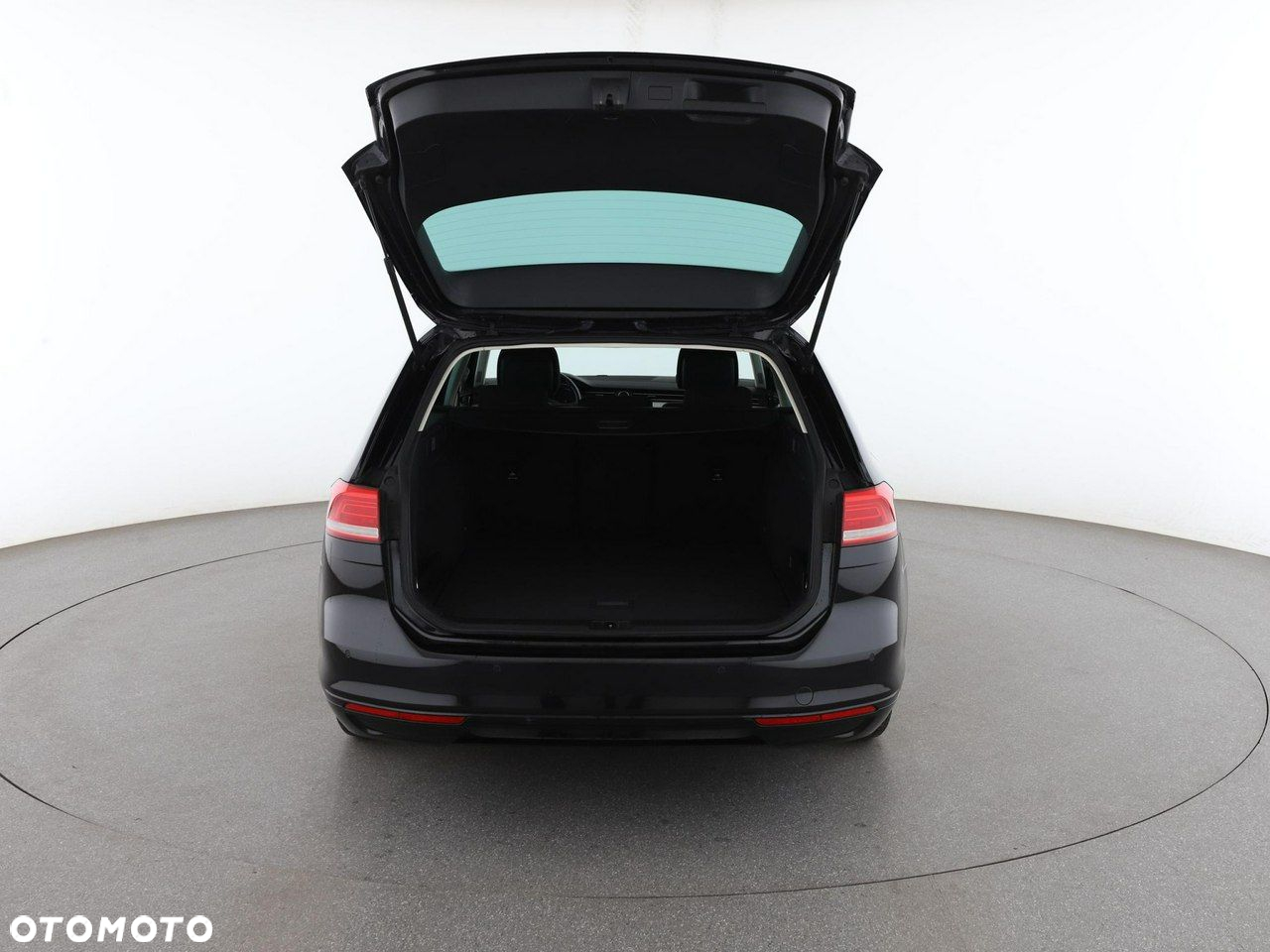 Volkswagen Passat - 19