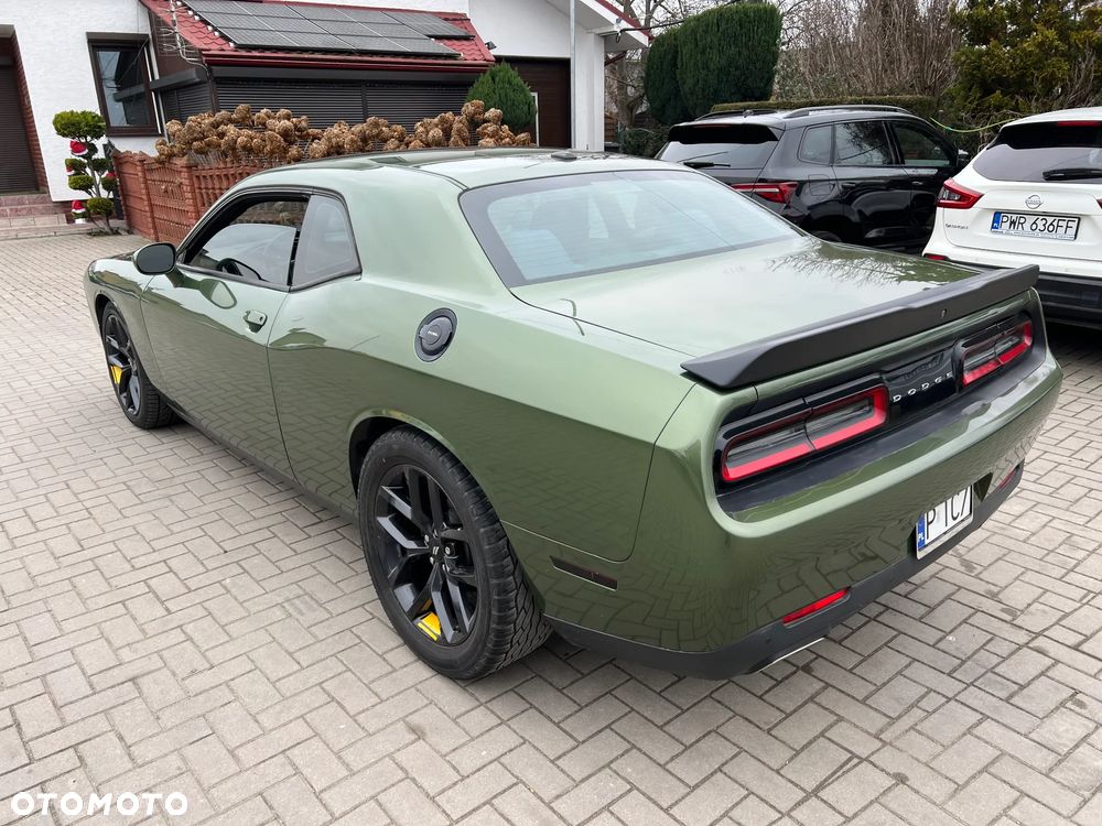 Dodge Challenger - 4