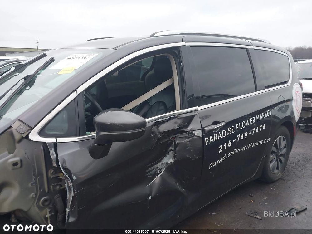 Chrysler Pacifica - 6