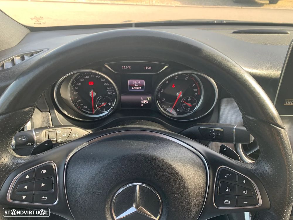 Mercedes-Benz CLA 180 - 16