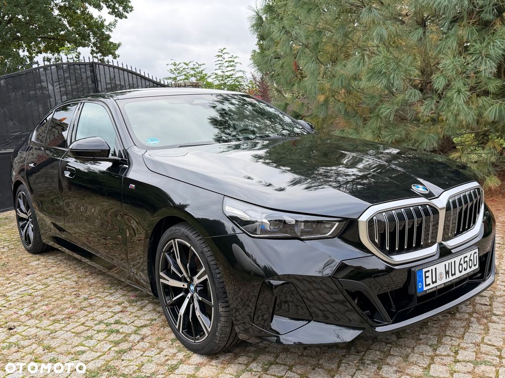BMW Seria 5 2024 photo 2