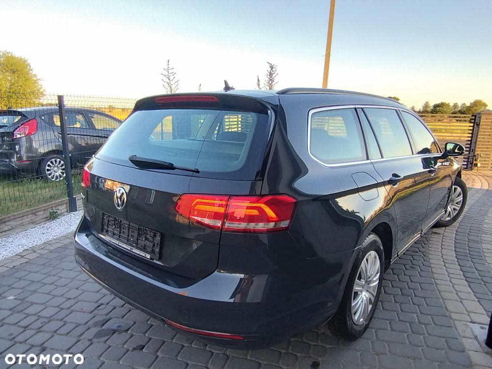 Volkswagen Passat ver-variant-2-0-tdi-scr-dsg-bluemotion-comfortline - 9