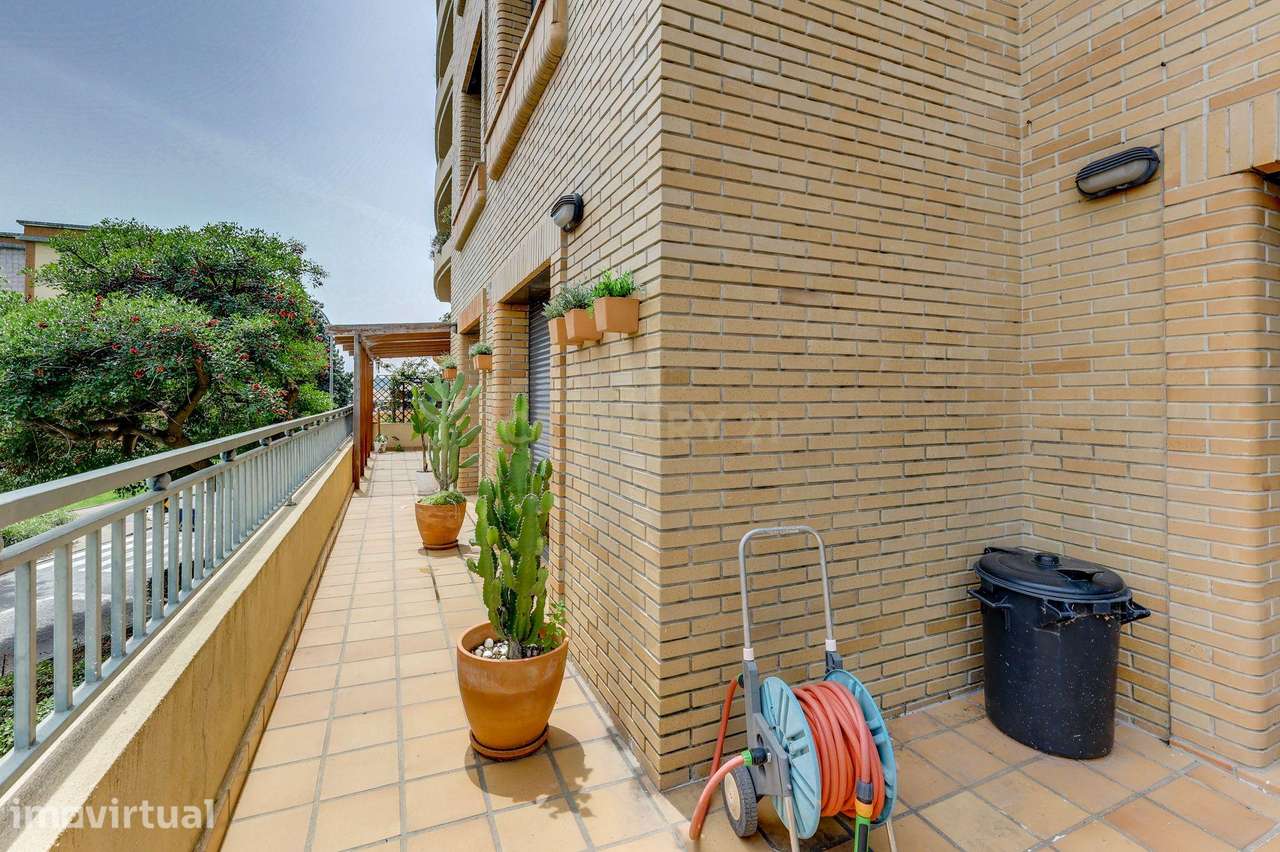 Fantástico T3 com terraço de 38 m² e garagem | Quinta do Almirante – L - Grande imagem: 3/30