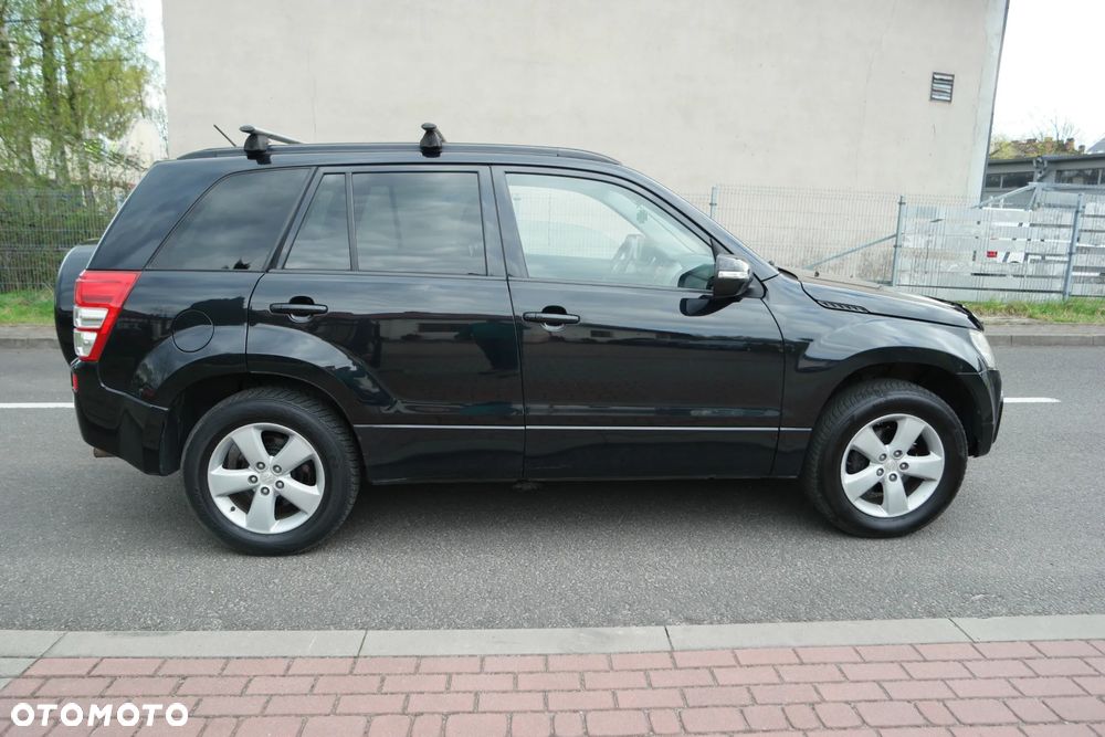 Suzuki Grand Vitara 2.4 De Luxe - 13