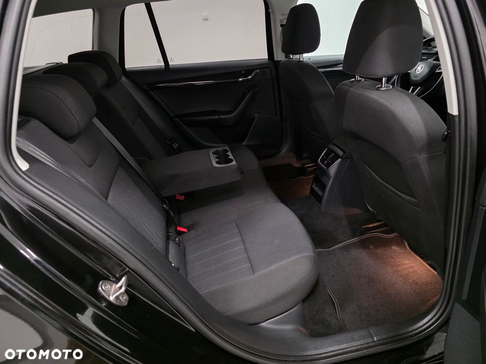 Skoda Octavia 2.0 TDI SCR 4x4 Style DSG - 17