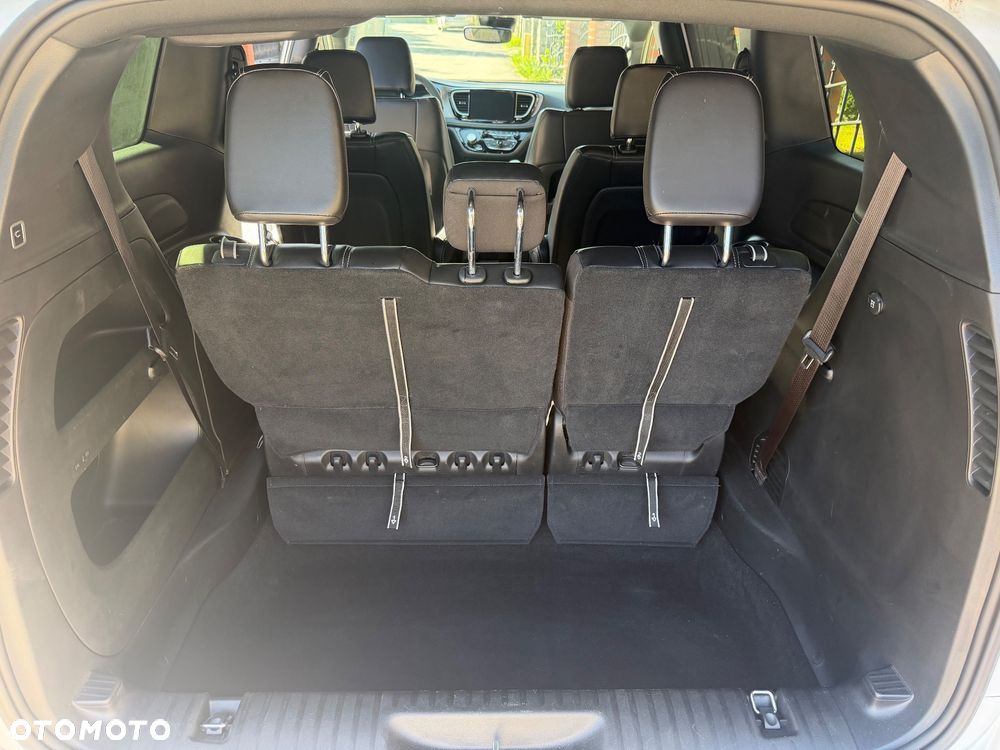 Chrysler Pacifica - 18