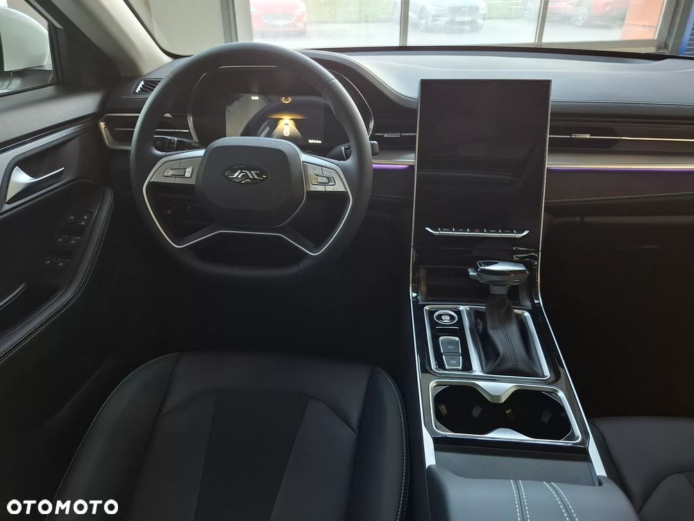 JAC J7 Plus CVT - 5
