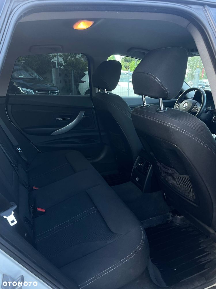 BMW Seria 3 320d xDrive Advantage - 18