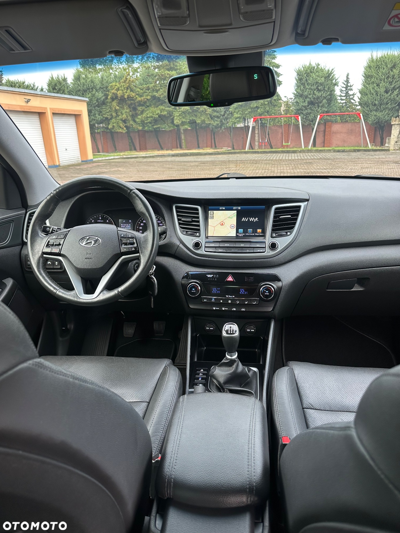 Hyundai Tucson 1.7 CRDI BlueDrive TourdePologne 2WD - 17