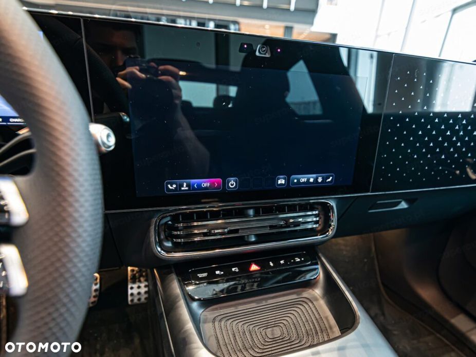 Mercedes-Benz CLA 200 mHEV 4-Matic 8G-DCT - 12