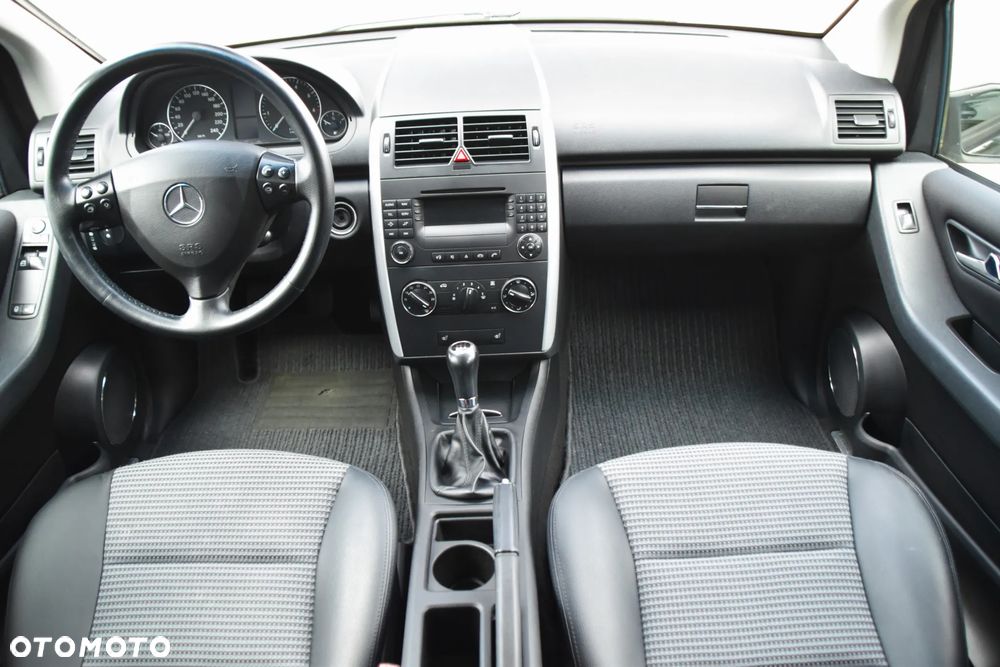 Mercedes-Benz Klasa A 170 BlueEFFICIENCY Avantgarde - 14