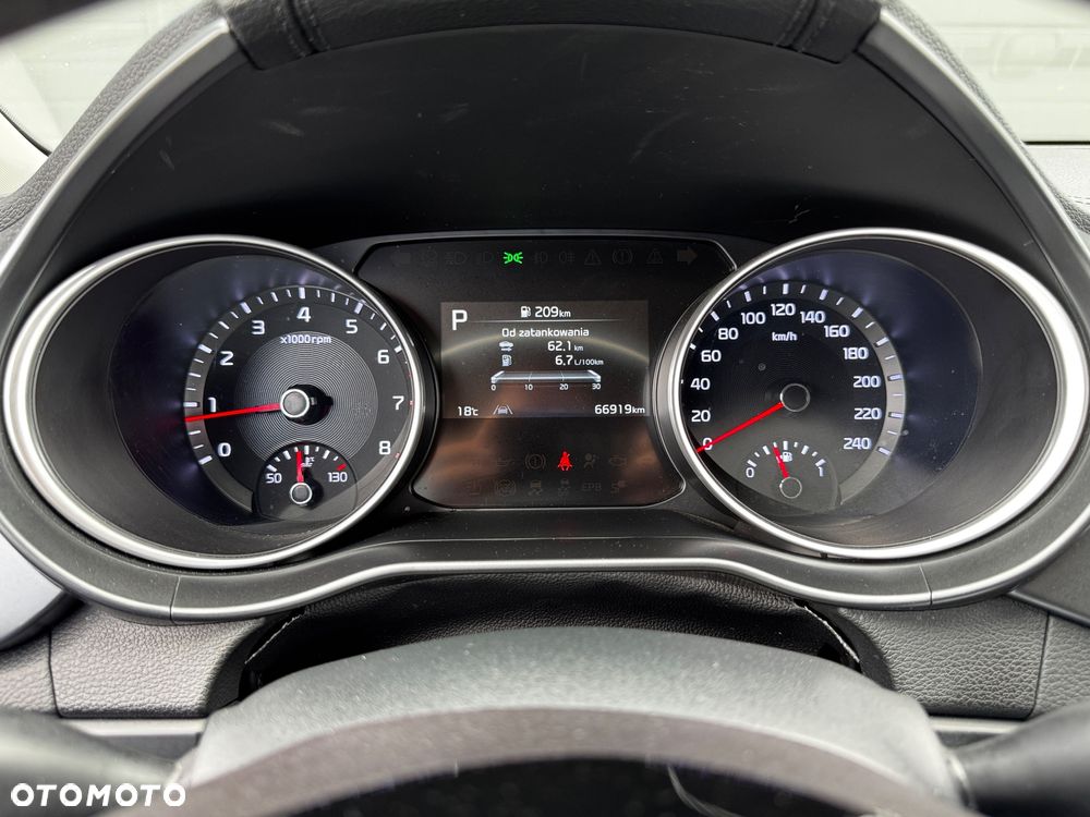 Kia Ceed 1.5 T-GDI Business Line DCT - 24