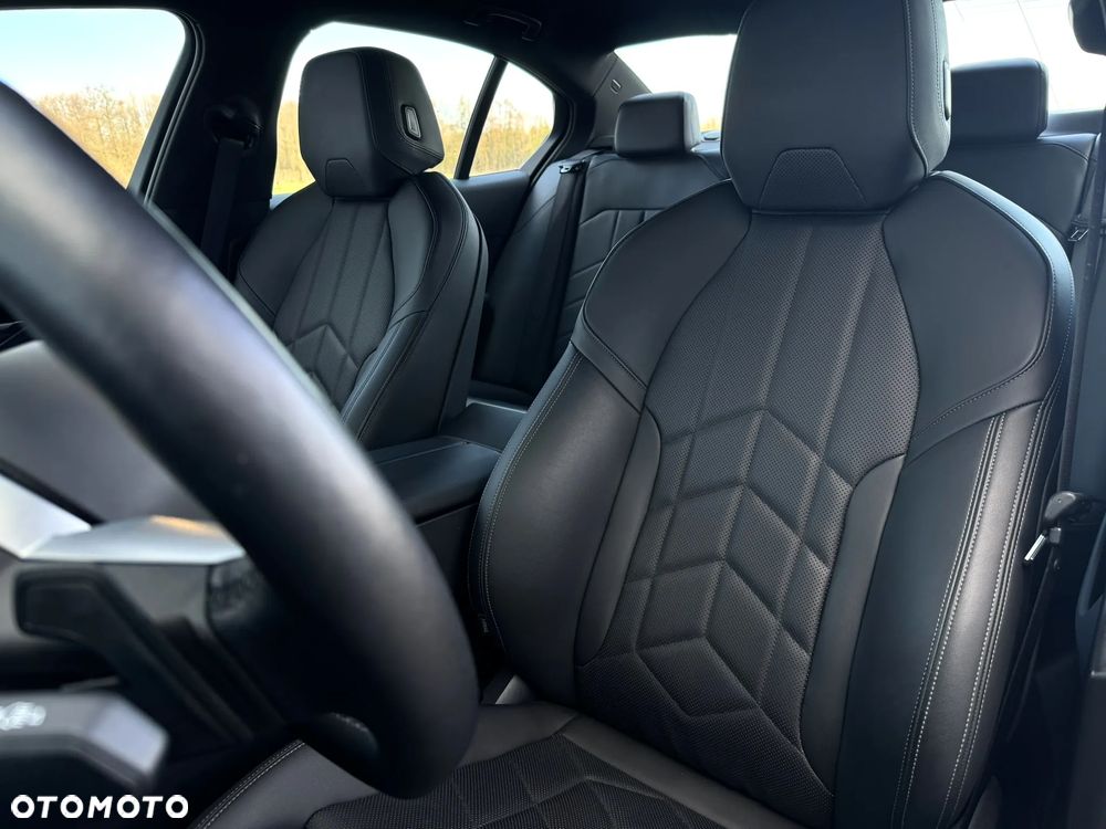 BMW Seria 5 520d xDrive mHEV M Sport - 11