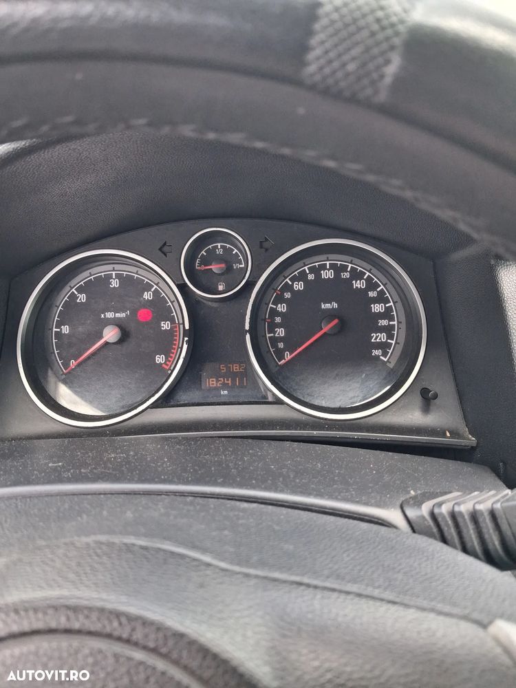 Opel Astra 1.9 CDTI Enjoy - 4