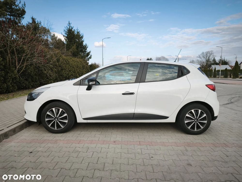 Renault Clio 1.2 16V Alize - 9