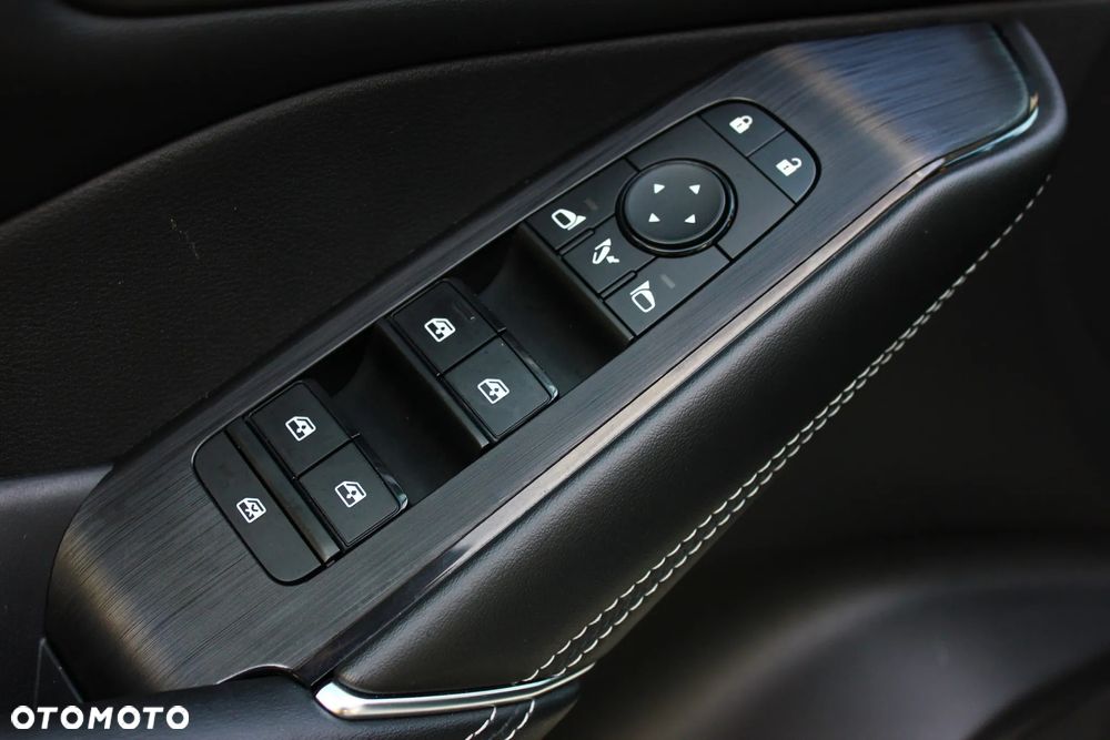 Nissan Qashqai 1.3 DIG-T N-Connecta EU6d - 31