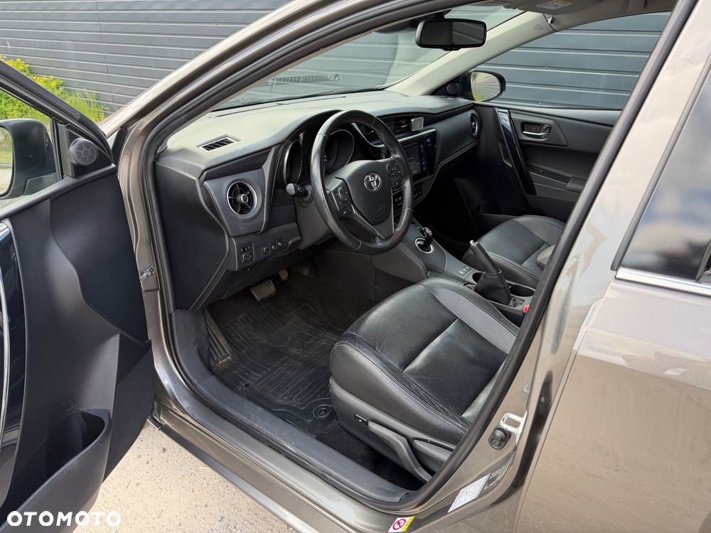 Toyota Auris Hybrid 135 Prestige - 13