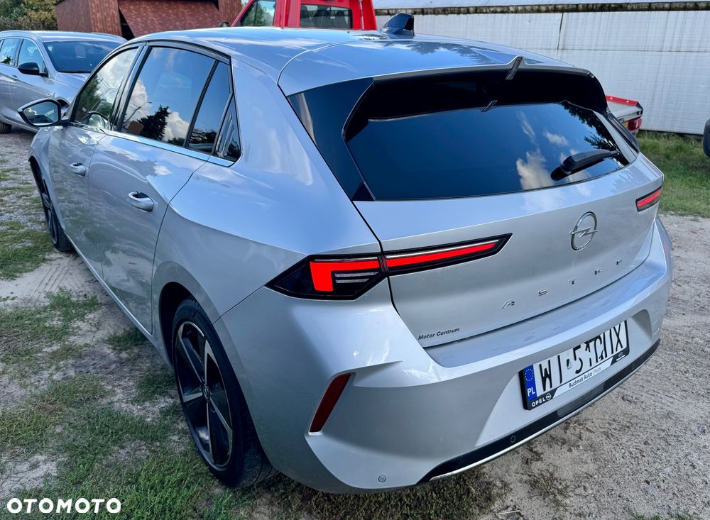 Opel Astra 1.2 T Elegance S&S - 4