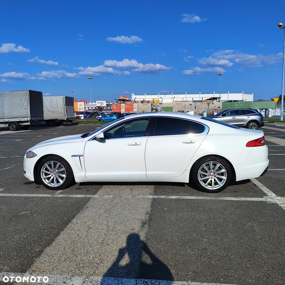 Jaguar XF 2.0 T Classic - 5
