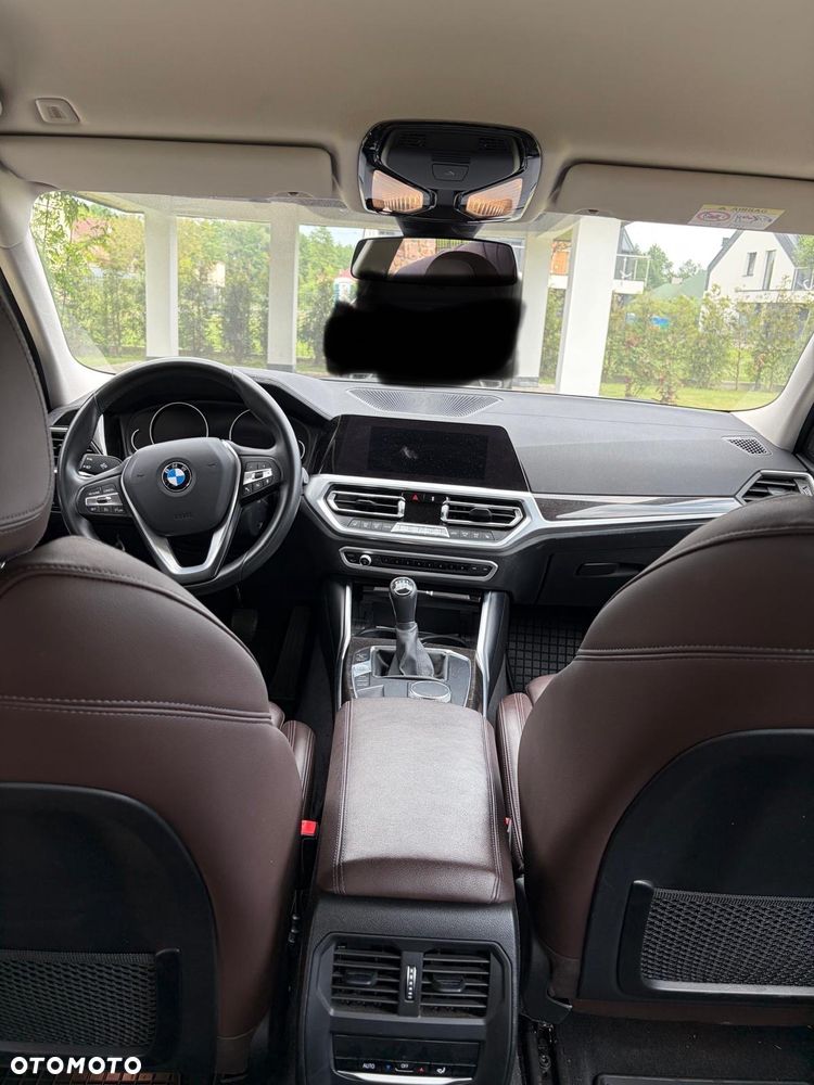 BMW Seria 3 318d - 21