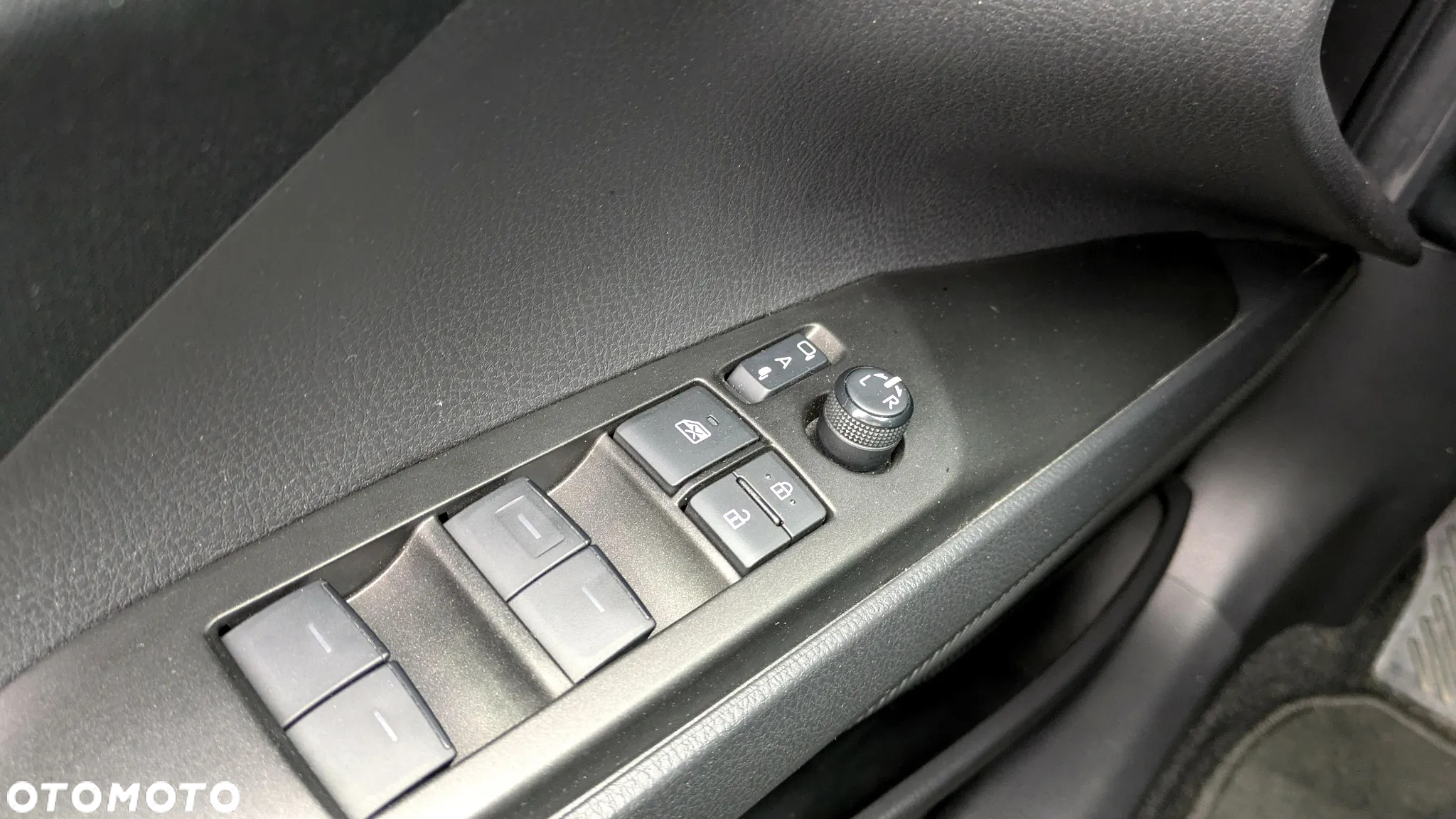 Toyota Camry 2.5 Hybrid Comfort CVT - 15