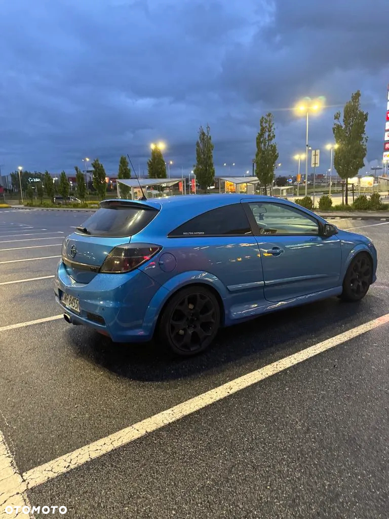 Opel Astra III GTC 2.0 T OPC - 7