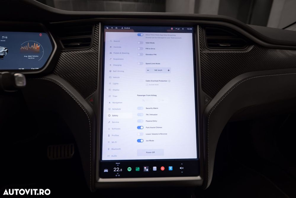 Tesla Model S - 26