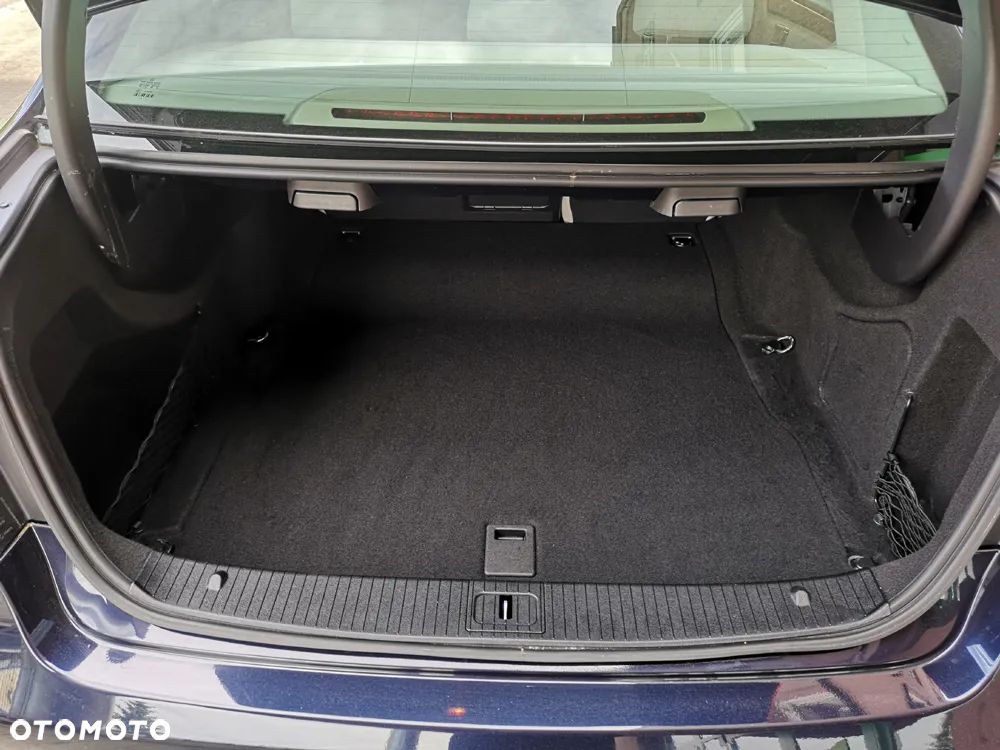 Mercedes-Benz Klasa E 200 7G-TRONIC Edition - 31