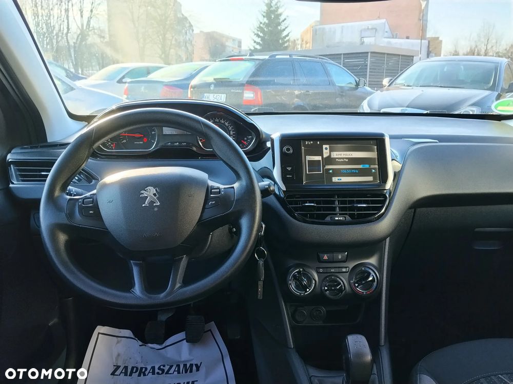 Peugeot 208 - 11