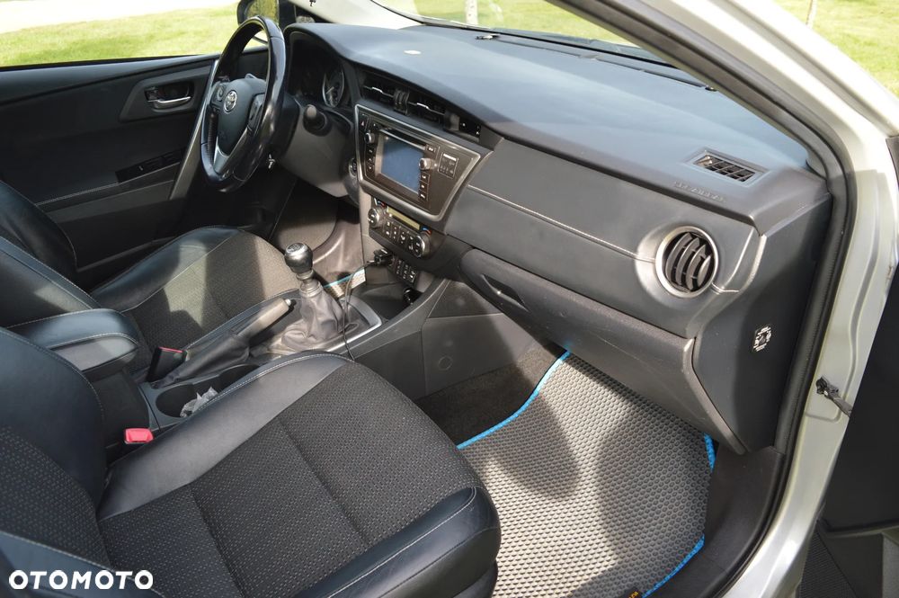 Toyota Auris 2.0 D-4D Prestige - 14