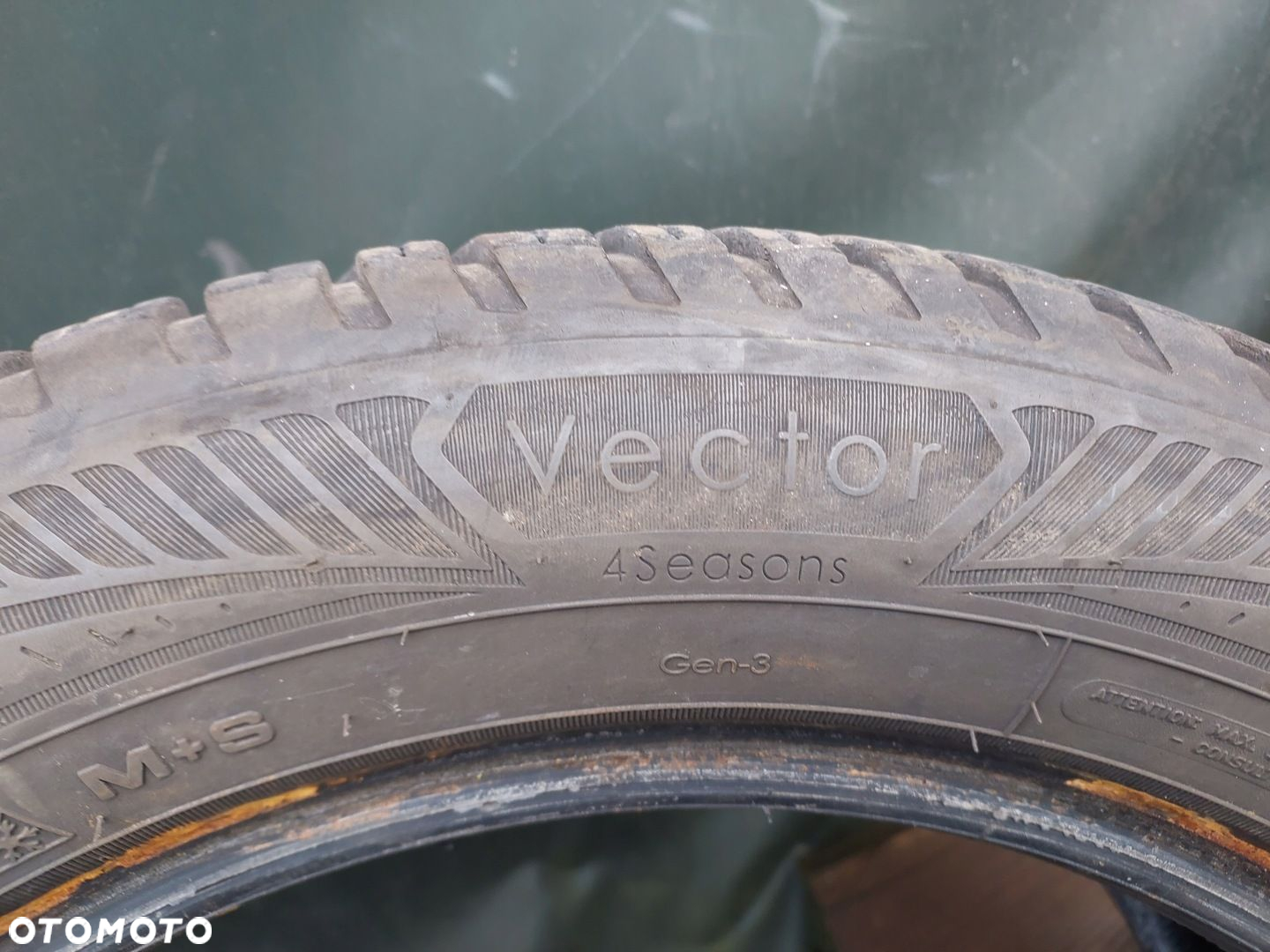 OPONA GOODYEAR VECTOR 4SEASONS 205/55 16" ZIMA 6MM - 5